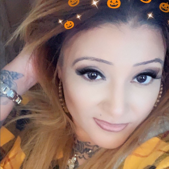 Meet your Posher, Louisa - Picture 2 of 3